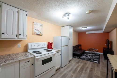 23 Dakota Road West, Lethbridge, AB 