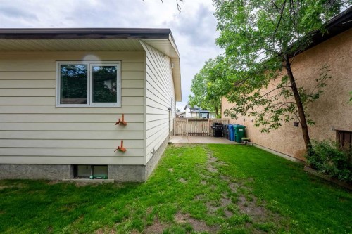 23 Dakota Road West, Lethbridge, AB 