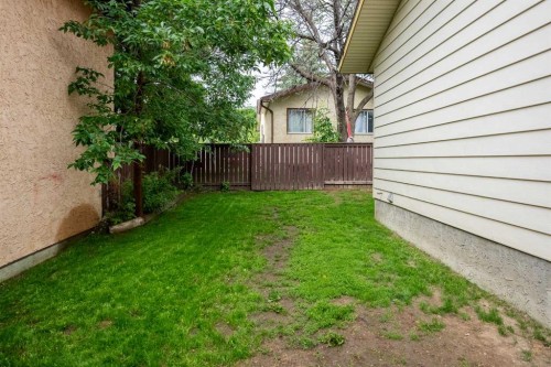 23 Dakota Road West, Lethbridge, AB 