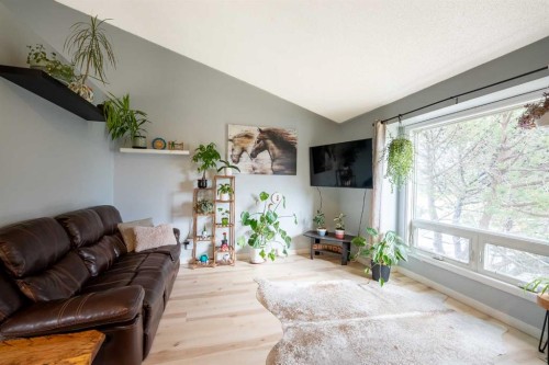 23 Dakota Road West, Lethbridge, AB 
