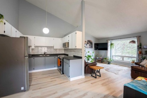 23 Dakota Road West, Lethbridge, AB 