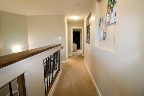 71 Coalbanks Gate West, Lethbridge, AB - Indoor Photo Showing Other Room
