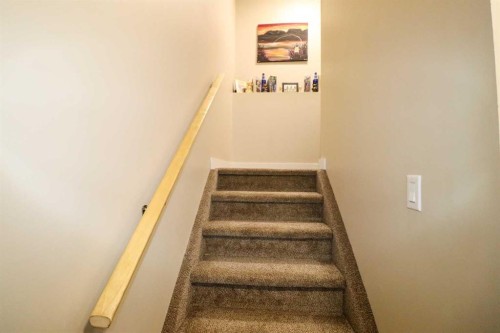 71 Coalbanks Gate West, Lethbridge, AB - Indoor Photo Showing Other Room
