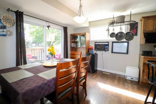 71 Coalbanks Gate West, Lethbridge, AB - Indoor Photo Showing Dining Room