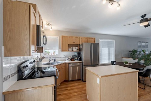 77 Blackfoot Crescent West, Lethbridge, AB 