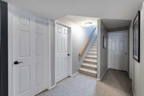 77 Blackfoot Crescent West, Lethbridge, AB 
