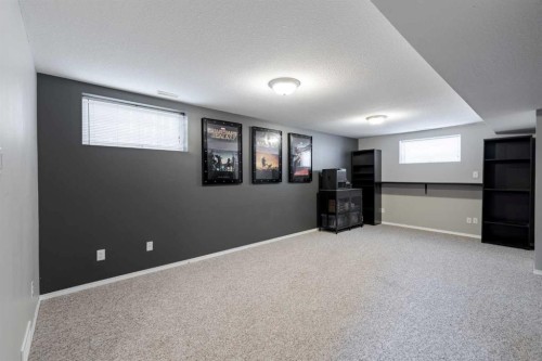 77 Blackfoot Crescent West, Lethbridge, AB 