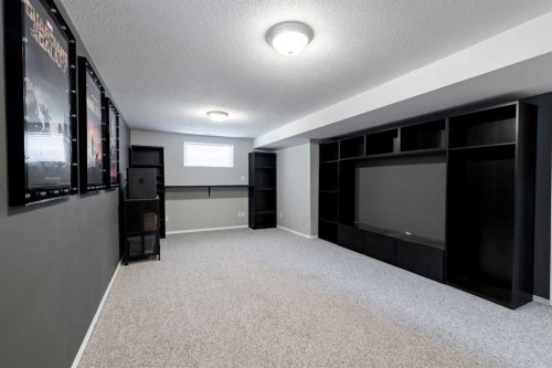 77 Blackfoot Crescent West, Lethbridge, AB 
