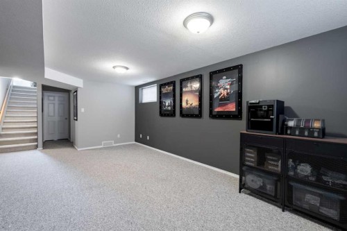 77 Blackfoot Crescent West, Lethbridge, AB 