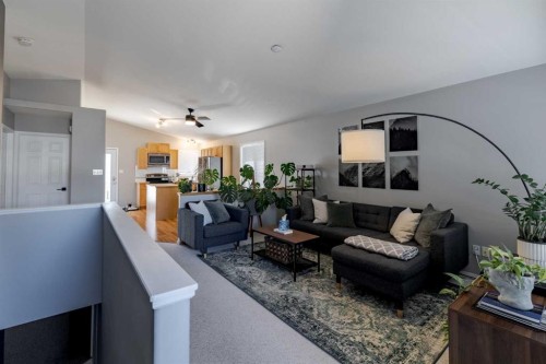77 Blackfoot Crescent West, Lethbridge, AB 