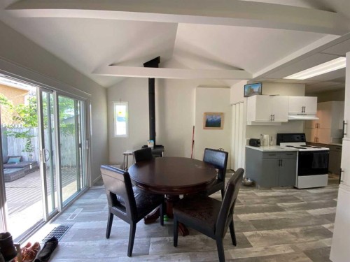 814 12 Street North, Lethbridge, AB - Indoor Photo Showing Dining Room