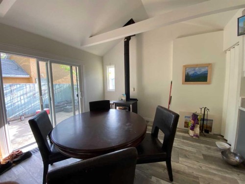 814 12 Street North, Lethbridge, AB - Indoor Photo Showing Dining Room