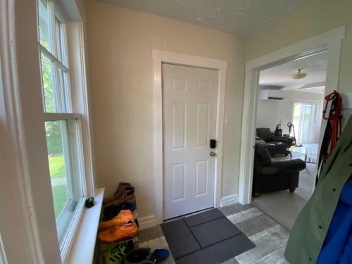 814 12 Street North, Lethbridge, AB - Indoor Photo Showing Other Room