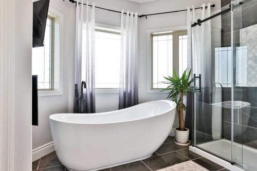 406 Meadow Lark Drive, Rural Lethbridge County, AB - Indoor Photo Showing Bathroom