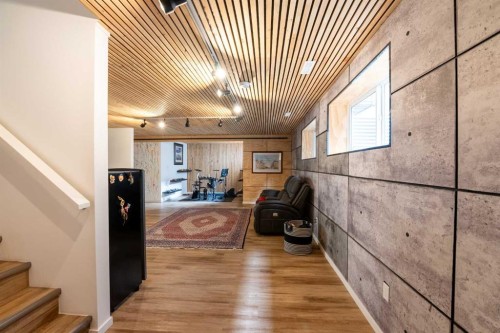 437 Devonia Way West, Lethbridge, AB - Indoor Photo Showing Other Room