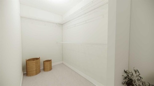 2709 16 Avenue, Coaldale, AB - Indoor Photo Showing Other Room