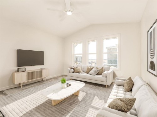 126 Miners Road West, Lethbridge, AB - Indoor Photo Showing Living Room