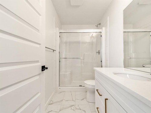 126 Miners Road West, Lethbridge, AB - Indoor Photo Showing Bathroom