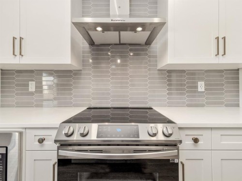 126 Miners Road West, Lethbridge, AB - Indoor Photo Showing Kitchen