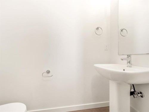 126 Miners Road West, Lethbridge, AB - Indoor Photo Showing Bathroom