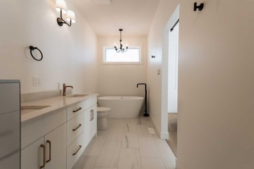 3076 21 Street, Coaldale, AB - Indoor Photo Showing Bathroom