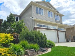 302 Sixmile Ridge SOUTHLethbridge, AB T1K 5W8