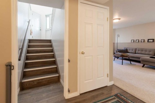 160 Heritage Boulevard West, Lethbridge, AB - Indoor Photo Showing Other Room