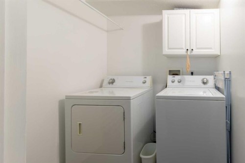 160 Heritage Boulevard West, Lethbridge, AB - Indoor Photo Showing Laundry Room