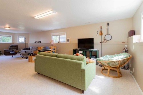 160 Heritage Boulevard West, Lethbridge, AB - Indoor