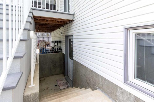 160 Heritage Boulevard West, Lethbridge, AB - Outdoor With Exterior