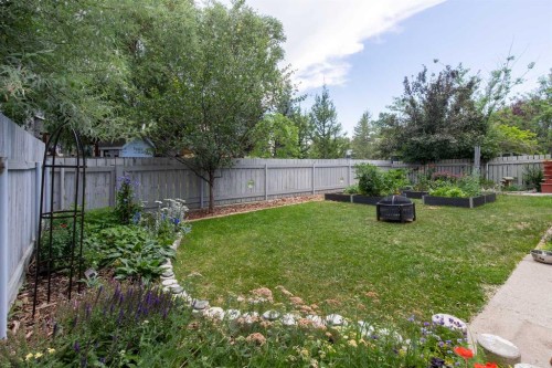 160 Heritage Boulevard West, Lethbridge, AB - Outdoor With Backyard