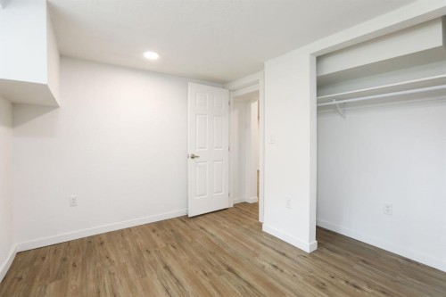 819 5 Street South, Lethbridge, AB - Indoor Photo Showing Other Room