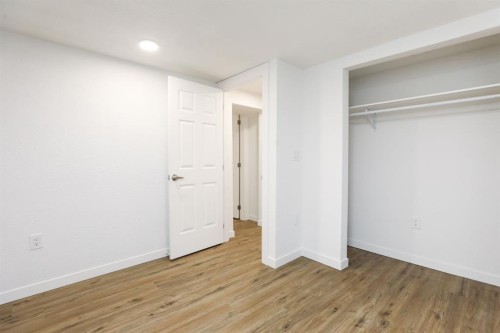 819 5 Street South, Lethbridge, AB - Indoor Photo Showing Other Room