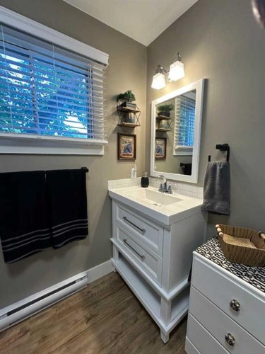 1310 84 Street, Coleman, AB - Indoor Photo Showing Bathroom