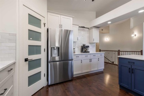 515 Canyon Cove West, Lethbridge, AB - Indoor Photo Showing Kitchen