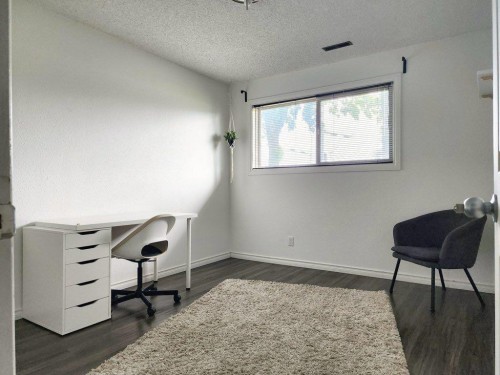 22-5 Acadia Road West, Lethbridge, AB - Indoor Photo Showing Other Room
