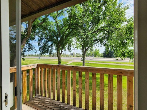 22-5 Acadia Road West, Lethbridge, AB - Outdoor With Deck Patio Veranda