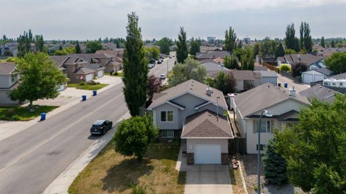 218 Uplands Boulevard North, Lethbridge, AB - Outdoor With Facade