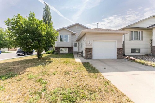 218 Uplands Boulevard North, Lethbridge, AB - Outdoor With Facade