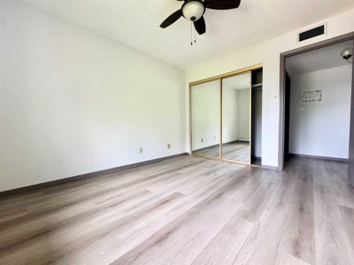 304-65 Temple Boulevard West, Lethbridge, AB - Indoor Photo Showing Other Room