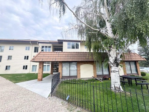 304-65 Temple Boulevard WEST Lethbridge, AB T1K 5M2