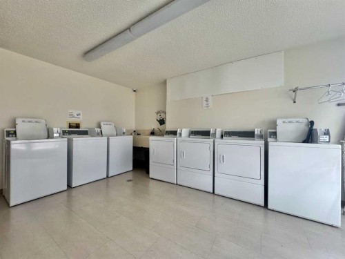304-65 Temple Boulevard West, Lethbridge, AB - Indoor Photo Showing Laundry Room