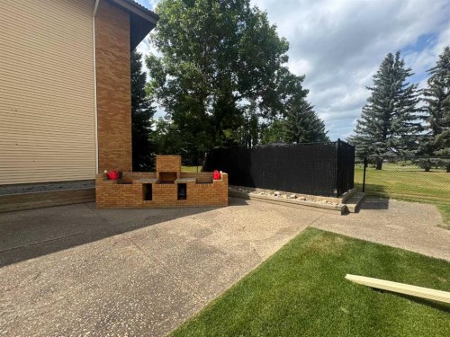 304-65 Temple Boulevard West, Lethbridge, AB - Outdoor