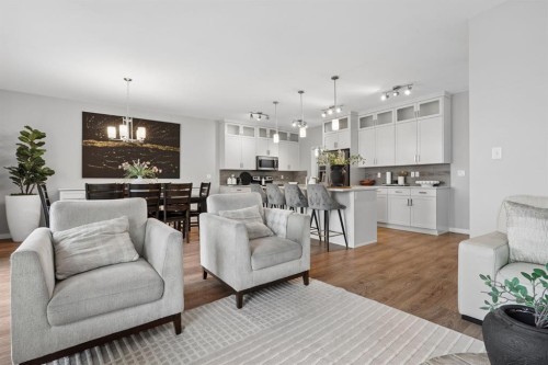 409 Devonia Way West, Lethbridge, AB - Indoor Photo Showing Living Room
