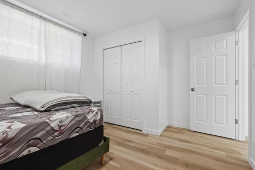 409 Devonia Way West, Lethbridge, AB - Indoor Photo Showing Bedroom