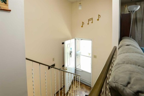1031 Cameron Road South, Lethbridge, AB - Indoor Photo Showing Other Room