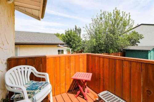 1031 Cameron Road South, Lethbridge, AB - Outdoor With Deck Patio Veranda