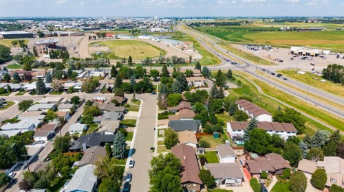 1031 Cameron Road South, Lethbridge, AB - Outdoor With View