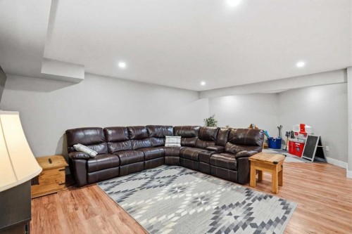 14 Lloyd Crescent Ne, Langdon, AB - Indoor