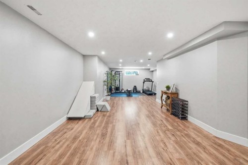 14 Lloyd Crescent Ne, Langdon, AB - Indoor Photo Showing Other Room